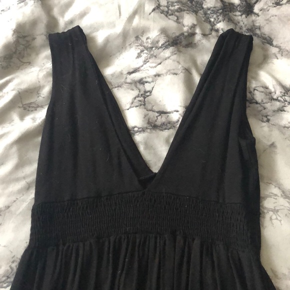 TRADED Black low cut dress - Picture 7 of 7